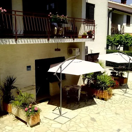 佩勒佐公寓酒店 * 波雷奇