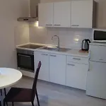佩勒佐公寓酒店 * 波雷奇